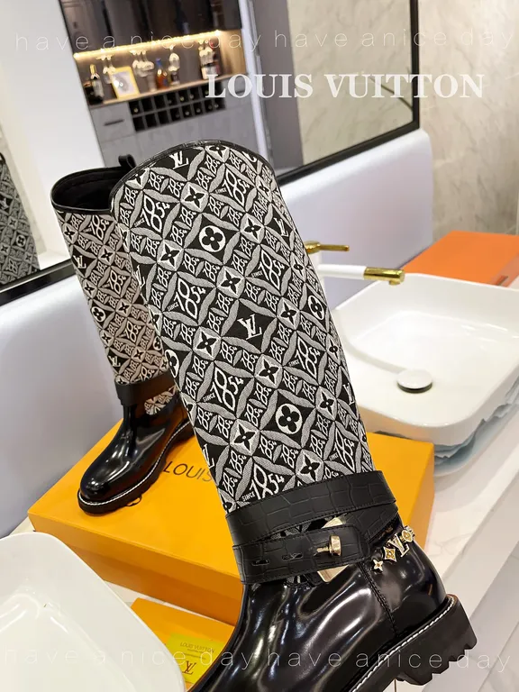 Louis Vuitton Shoe 